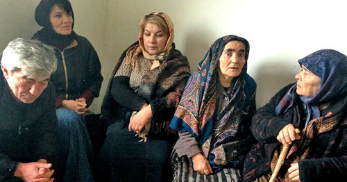 Hunger-strikers from the Novolak District demand to solve their land problem. Dagestan, December 24, 2014. Photo by Patimat Makhmudova for the ‘Caucasian Knot’. 