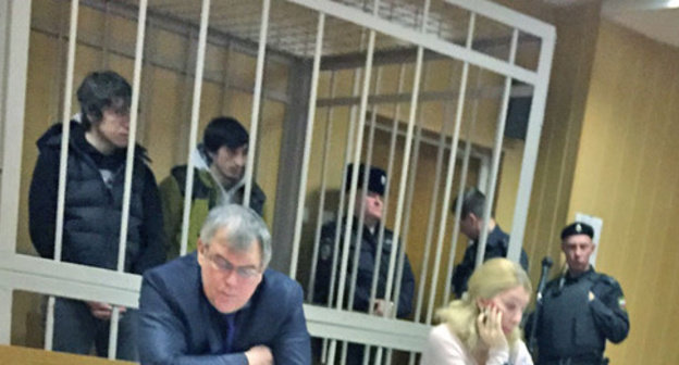 Timirlan Tsatsaev and Aslan Kautarov in the court room. Moscow, December 24, 2014. Photo by Azamat Mintsaev. 