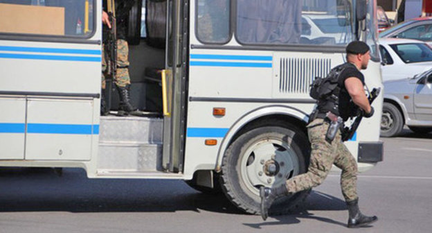 Law enforcer. Grozny. Photo .by Magomed Magomedov for the "Caucasian Knot"