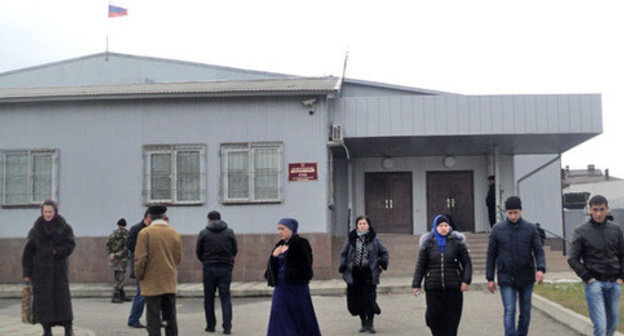 Near the building of the Supreme Court of the Kabardino-Balkarian Republic after the announcement of a verdict. Nalchik, December 23, 2014. Photo by the "Caucasian Knot" correspondent