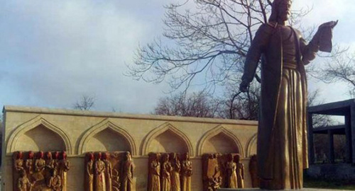 Monument to Azerbaijani poet Nizami. Derbent. Photo: http://haqqin.az/news/37071