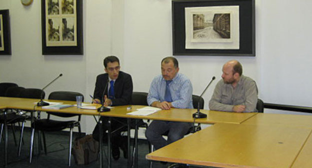 From left to right: a political scientist Alexander Kynev, a member of Carnegie Endowmwnt scientific counsil Nikolay Petrov, the Paronama centre expert Grigoriy Belonuchkin. Presentation of Alexander Kynev's book "Elections of Parliaments of Russian Regions in 2003-2009" in Moscow Carnegie Endowment. December 17, 2009. Photo by the "Caucasian Knot"