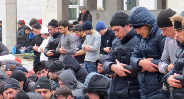 All-republic's mavlid in central Juma-Mosque of Dagestan. Makhachkala, January 23, 2015. Photo by Timur Isaev for the ‘Caucasian Knot’. 