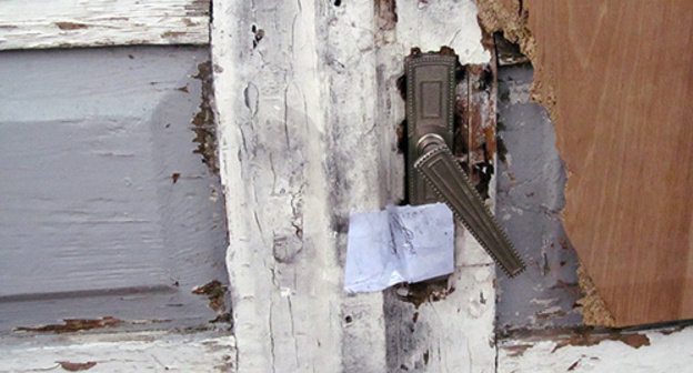 The door of the house of the Avetisyan family has been sealed. Photo by Tigran Petrosyan for the "Caucasian Knot"