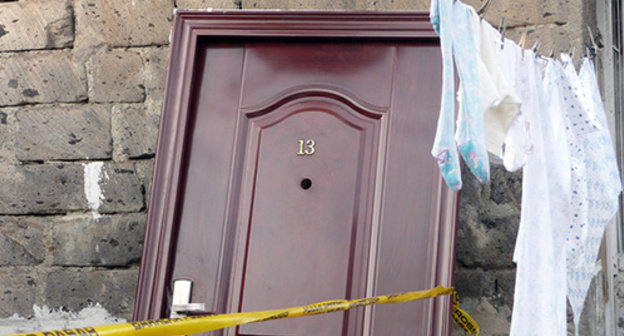 The door of the house of the Avetisyan family. Photo by Tigran Petrosyan for the "Caucasian Knot"