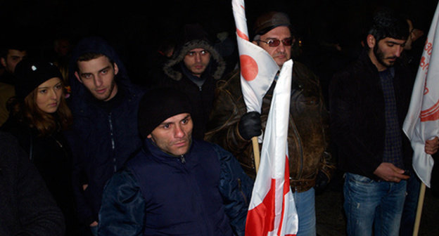 Tbilisi residents gather at the coffin of Georgian volunteer Tamaz Sukhiashvili killed near Donetsk. January 22, 2015. Photo by Beslan Kmuzov for the ‘Caucasian Knot’. 