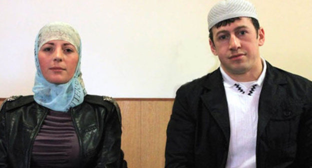 Married couple Gulmira and Jambulat. Photo from dating site for muslims, http://nikah.dumsk.com/index.php/nashi-schastlivye-pary/1991-gulmira-i-dzhambulat