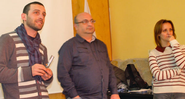 Activists of non-governmental organizations (NGOs) have held a training session in Tbilisi for local residents. February 8, 2015. Photo by Beslan Kmuzov for the "Caucasian Knot"