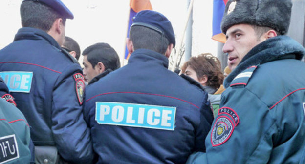 Policemen at the protest action. Yerevan, January 15, 2015. Photo by Armine Martirosyan for the "Caucasian Knot"