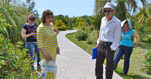 Board of Trustees members carrieы out inspection at the Sochi arboretum "Southern Plants", Sochi, May 2015. Photo by Svetlana Kravchenko for the ‘Caucasian Knot’. 