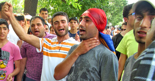 The participants of the protest action against the increase of electricity tariff. Yerevan, June 24, 2015. Photo by Tigran Petrosyan for the "Caucasian Knot"