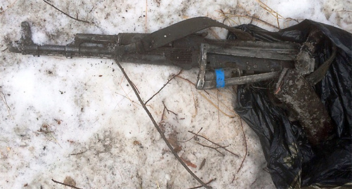 An automatic firearm. Photo: http://nac.gov.ru/nakmessage/2015/12/29/v-dagestane-v-khode-kto-neitralizovan-glavar-bandy.html
