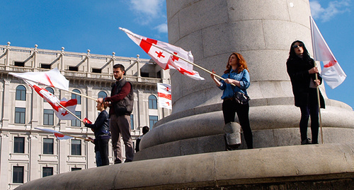 Georgian flags. Photo by Beslan Kmuzov for the 'Caucasian Knot'. 