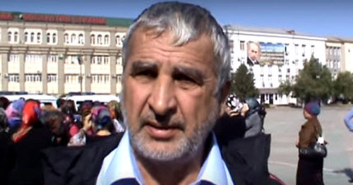 Zanuydin Urdanov, a participant of the protest action in Makhachkala. October 5, 2016. Screenshot of a video by the "Caucasian Knot"