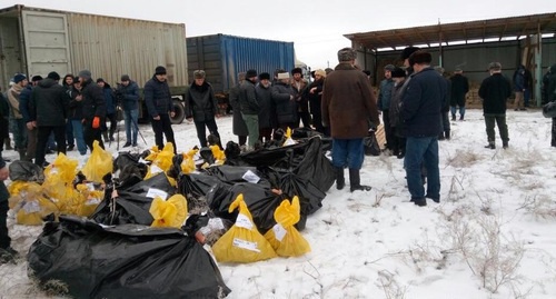 The remains of victims killed during the First Chechen War have been taken in refrigerators to Grozny. Grozny, December 31, 2016. Photo: https://www.facebook.com/photo.php?fbid=10202493501096421&amp;set=a.2756422327360.71634.1761802883&amp;type=3&amp;theater