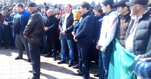 A spontaneous rally of residents of Nalchik. March 19, 2017. Screenshot of a video by "Caucasian Knot"