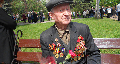 Participant of May 9 festive events. Photo by Lyudmila Orazaeva for the 'Caucasian Knot'. 