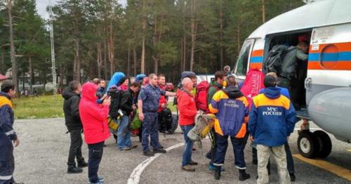 Evacuation of tourists from the mountainous zone of Mount Elbrus. Photo: Ministry of Emergency Situations of Russia