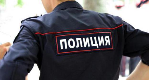 Policeman. Photo: http://nnm.me/blogs/Supertramp1720/policeyskie-i-borcy-s-ekstremizmom-ustroili-potasovku-so-strelboy-v-mahachkale/