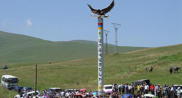 Memorial to Artsvashen. Photo: official website of Gegharkunik Region, http://gegharkunik.mtad.am/news/item/2012/08/09/arcvashen/