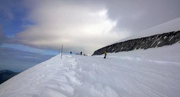 "Rosa Pik" ("Rosa Khutor") resort, the "Horizon" piste, a southern slope. Krasnaya Polyana. Photo by Vladimir Kozlov for the "Caucasian Knot"