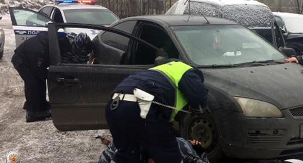 Police detaining suspect. Photo: http://nac.gov.ru/antiterroristicheskie-ucheniya/v-moskve-sotrudniki-mvd-rossii-prinyali-uchastie.html