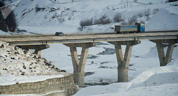 Georgian Military Road. Photo: Sputnik / Alexander Imedashvili https://sputnik-georgia.ru/georgia/20180104/238785287/doroga-k-gruzino-rossijskoj-granice-otkryta.html