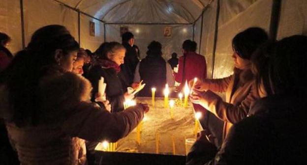 Christmas Eve in Stepanakert. Photo by Albert Voskanyan for the Caucasian Knot. 