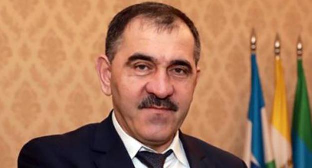 Yunus-Bek Evkurov. Photo: http://www.ingushetia.ru/news/yu_evkurov_ingushetiya_s_otkrytiem_vtoroy_ocheredi_zavoda_riak_naladit_postavki_v_strany_sng/