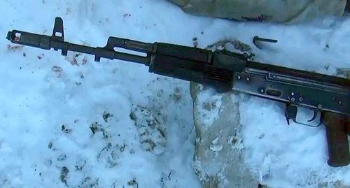 A machine gun. Photo http://nac.gov.ru/kontrterroristicheskie-operacii/v-dagestane-v-hode-kto-neytralizovan-glavar-1.html