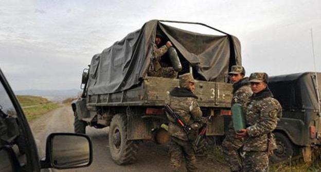 On the troop contact line in Nagorno-Karabakh. Photo © Sputnik/ Asatur Yesayants https://ru.armeniasputnik.am/karabah/20171103/9310040/zamglavy-mid-armenii-odnostoronnie-ustupki-po-karabahu-ehto-mazohizm.html