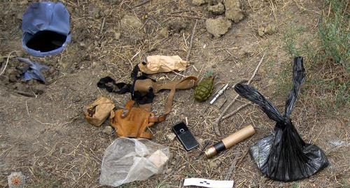 Hiding with weapons. Photo: http://nac.gov.ru/kontrterroristicheskie-operacii/v-dagestane-obnaruzhen-banditskiy-taynik.html