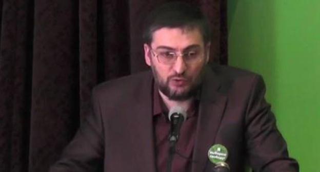 Ruslan Mutsolgov. Screenshot from video posted at 'Yabloko TV' Youtube Channel.