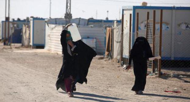 Women in a refugee camp in Iraq. Photo: REUTERS/Khalid al-Mousily