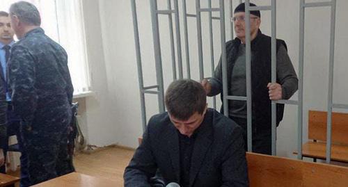 Oyub Titiev in the courtroom. Photo: press service of HRC "Memorial"