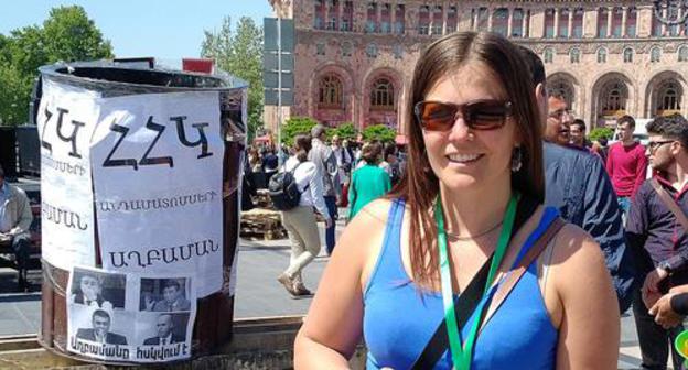 Lene Vetteland in Republic Square in Yerevan during rally on April 25, 2018. Photo by Grigory Shvedov for the Caucasian Knot.