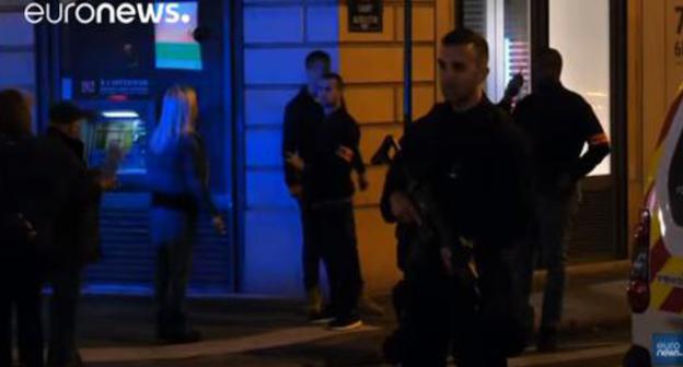 Police at the site of the terror act in Paris on May 12, 2018. Photo: screenshot of the video https://www.youtube.com/watch?v=Qq0bjAKB9TQ