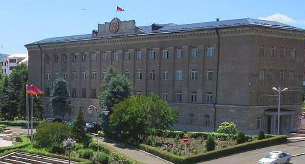 Residence of Nagorno-Karabakh President, Stepanakert, June 6, 2018. Photo by Alvard Grigoryan for the Caucasian Knot