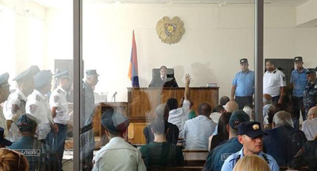 The session on the case of  members of the "Sasna Tsrer". Photo © Sputnik / Aram Nersisyan https://ru.armeniasputnik.am/armenia/20170726/8086963/sud-reshil-nakazat-advokatov-sasna-crer.html