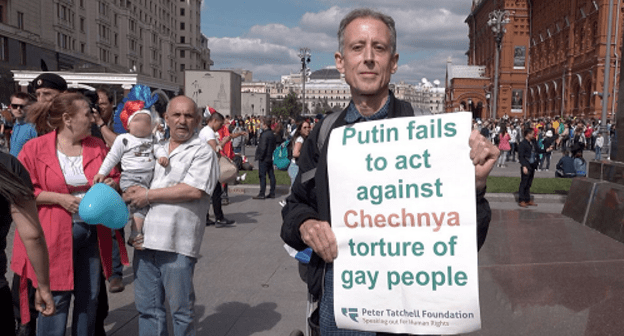 Peter Tatchell's picket in Moscow on June 14, 2018. Photo: twitter.com/PT_Foundation