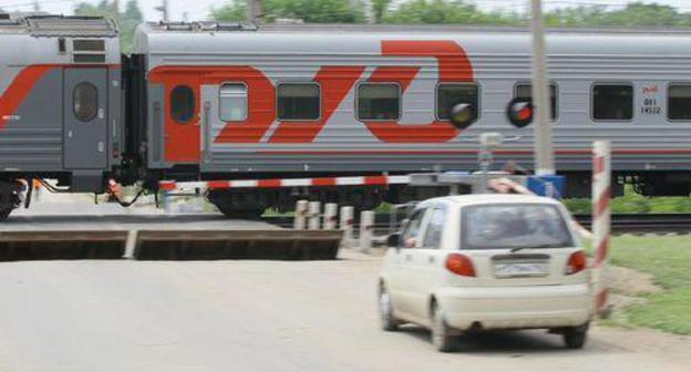 A railway crossing. Photo by the press service of the North Caucasus Railway