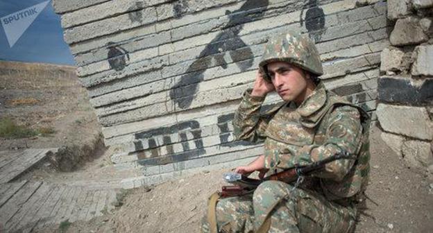 Soldier of the Nagorno-Karabakh Defence Army. Photo: Sputnik/ Ilya Pitalev, https://ru.armeniasputnik.am/karabah/20180407/11302226/azerbajdzhan-uvelichil-chastotu-narushenij-rezhima-prekrashcheniya-ognya-v-karabahe.html