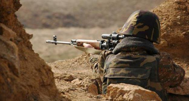 Sniper on a border line. Photo www.mil.am