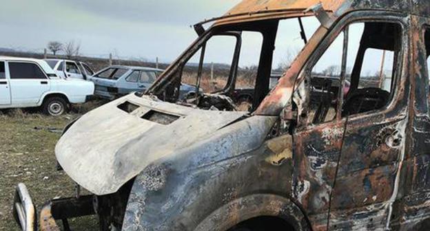 Burnt down minibus of the Mobile Group of rights defenders, March 10, 2016. Photo is provided by Djambulat Ozdoev