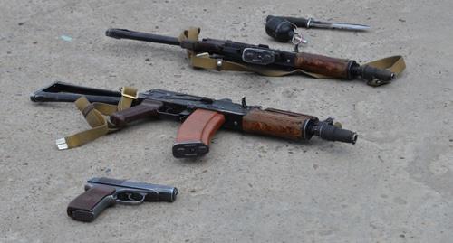 Weapons. Photo: http://nac.gov.ru/antiterroristicheskie-ucheniya/operativnym-shtabom-v-respublike-buryatiya.html