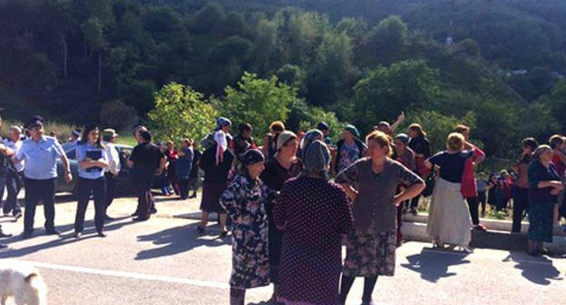 Residents of the village of Kendelen.  September 18, 2018. Photo by Tamara Gerieva for the "Caucasian Knot"