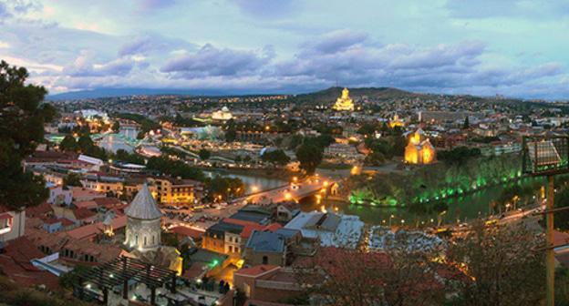 Tbilisi. Photo: Vladimer Shioshvili - Flickr: Tbilisi sunset https://ru.wikipedia.org