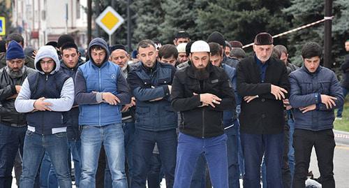 Rally participants praying, Magas, October 7, 2018. Photo is provided to the Caucasian Knot by Yakub Gogiev