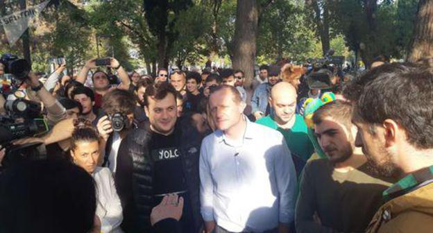 Zurab Djaparidze at the rally in support of a marijuana legalization. Photo © Sputnik/Shota Nozadze, https://sputnik-georgia.ru/incidents/20181020/242581380/Kandidat-v-prezidenty-Gruzii-zaderzhan---MVD-sdelalo-zayavlenie.html