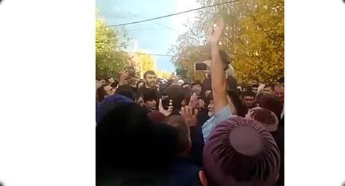 Ramzan Kadyrov visits Akhmed Pogorov, October 26, 2018. Screenshot from the video posted by user INGNEWS24 https://www.youtube.com/watch?v=zqi4JhFqX9A